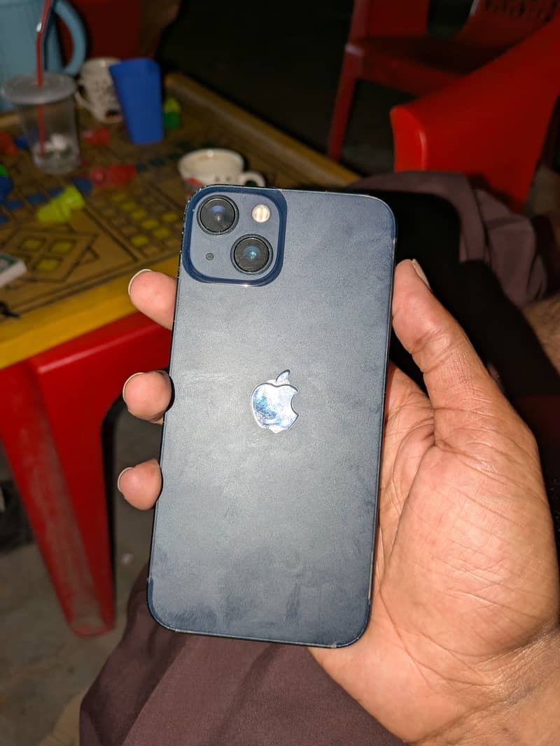 Apple iPhone 13 4