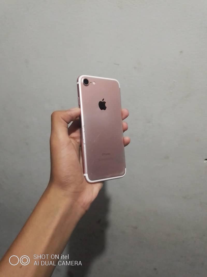 Apple iPhone 7 1