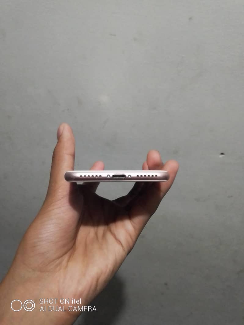 Apple iPhone 7 9