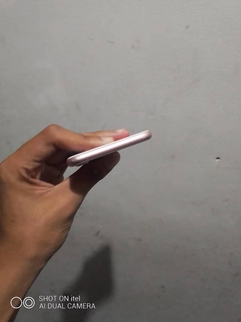 Apple iPhone 7 10
