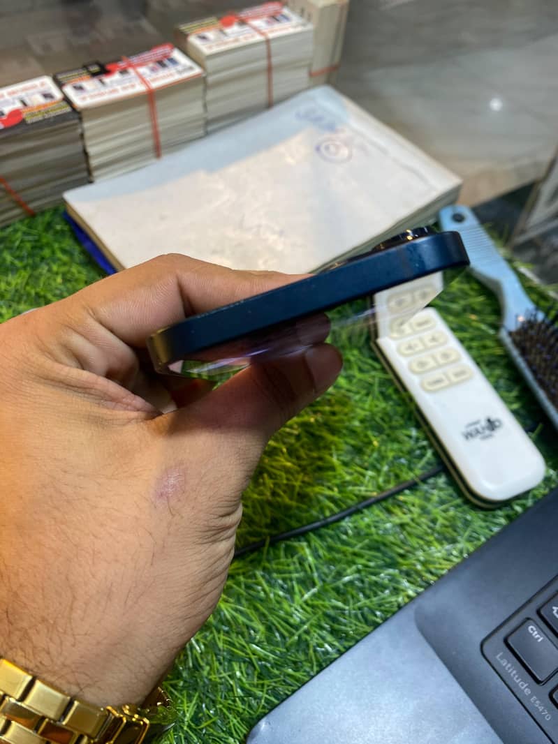 Apple iPhone 13 3