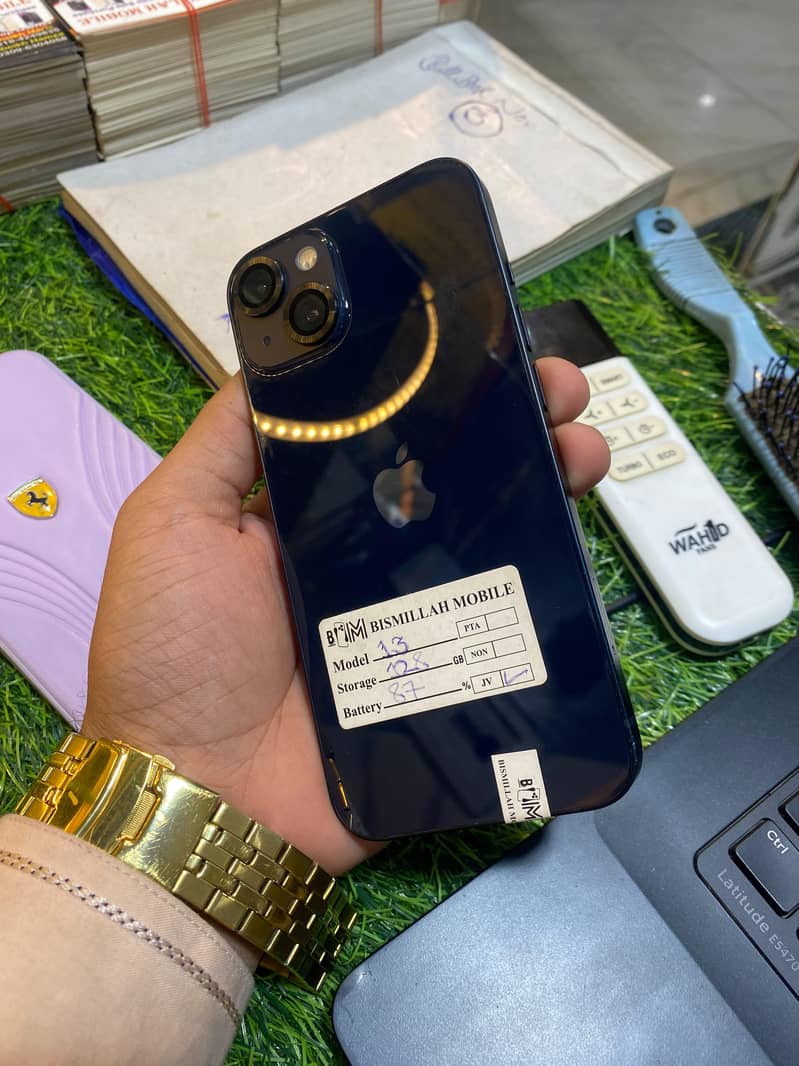 Apple iPhone 13 6