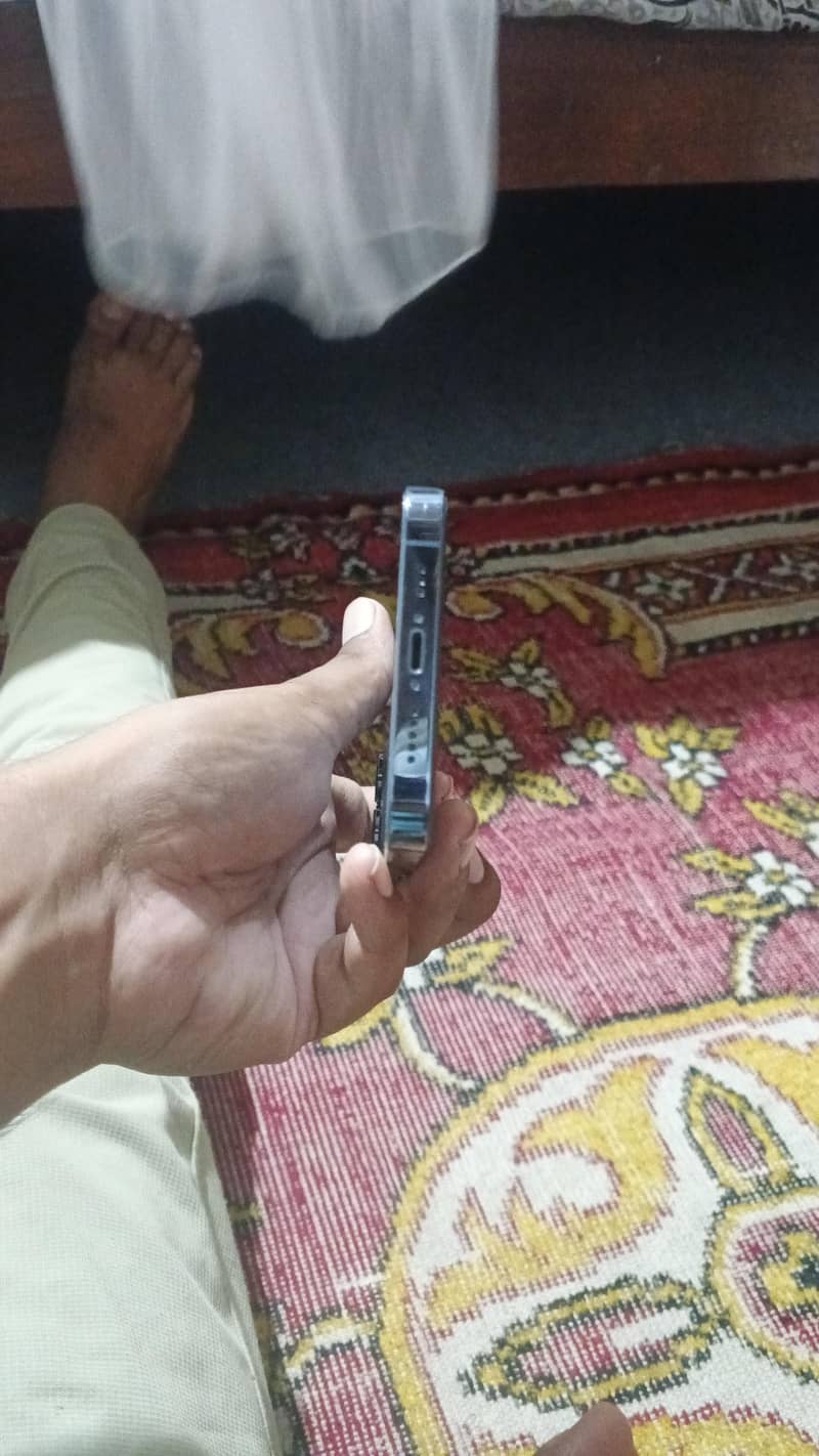 Apple iPhone 13 Pro 0