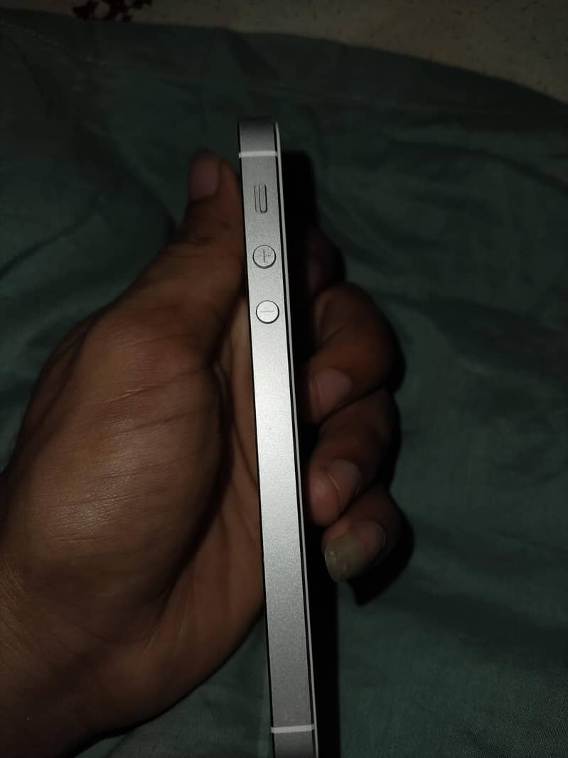 Apple iPhone 5s 1