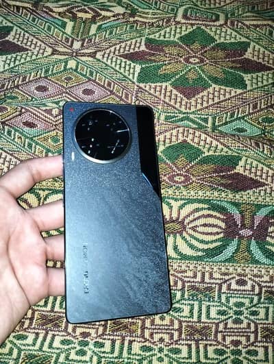 Tecno CAMON 30