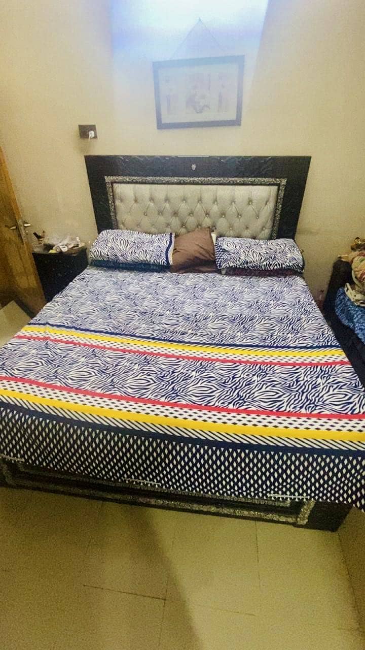 King size Bed Set 0