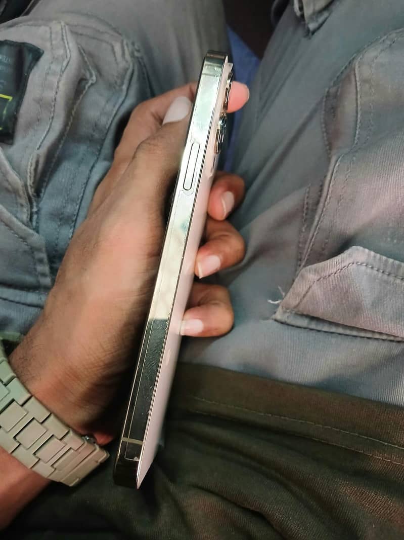 iphone 13 pro max 5