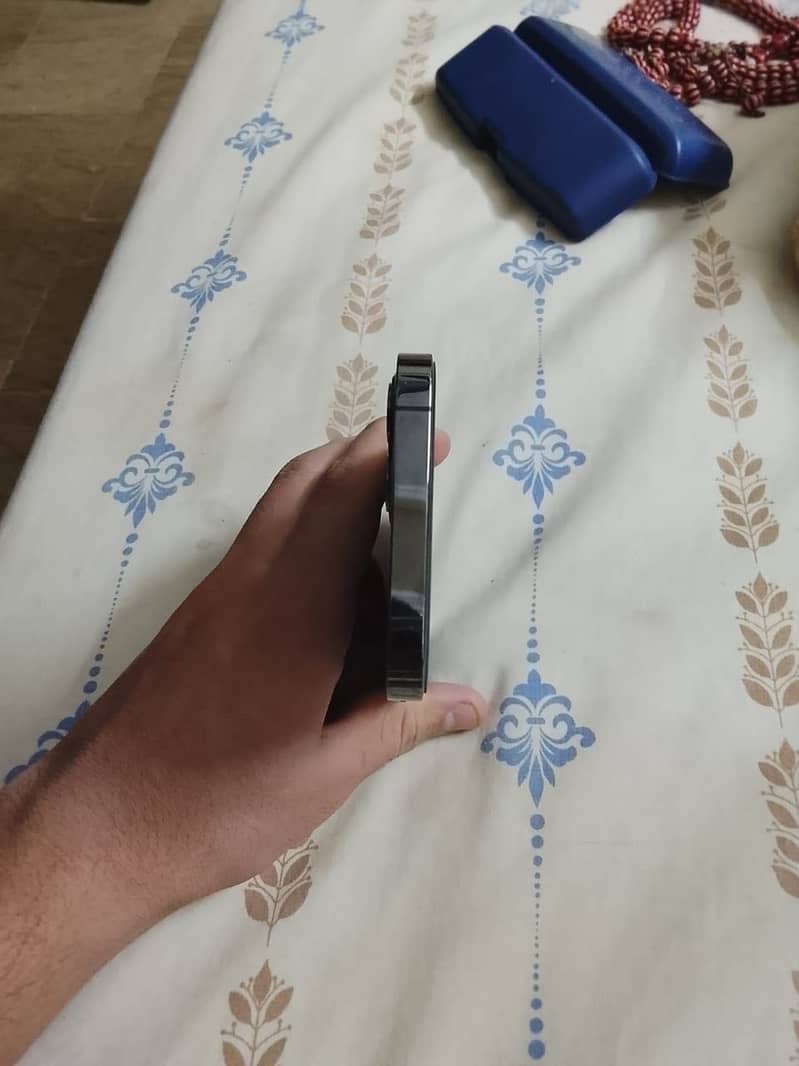 iPhone 12 Pro 1