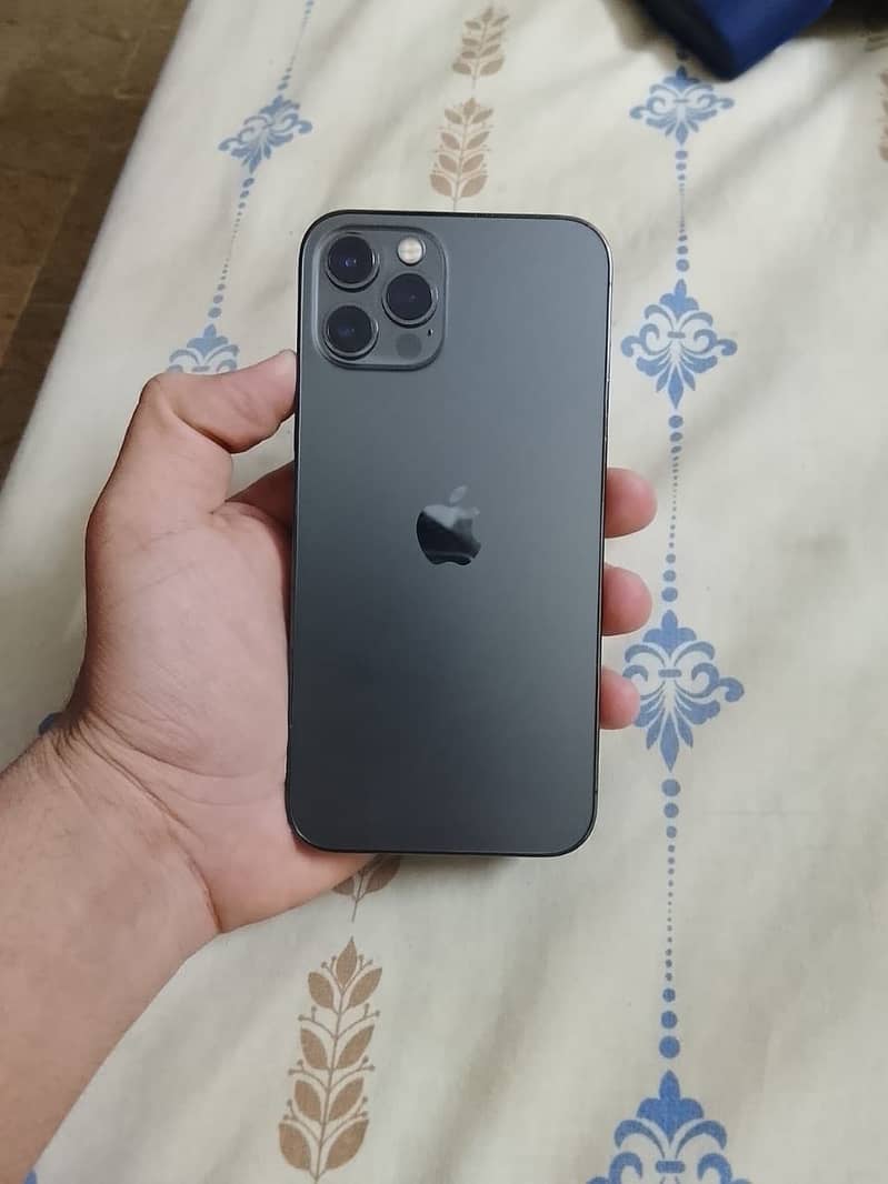 iPhone 12 Pro 4