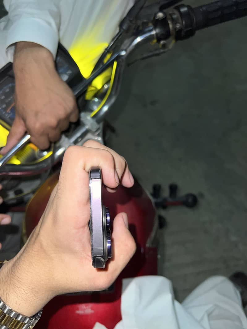 Apple iPhone 14 Pro 0