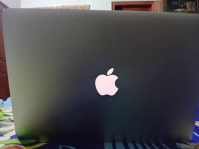 Apple MacBook Air 2017 13" - Excellent Condition