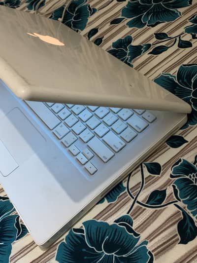 Apple Laptop