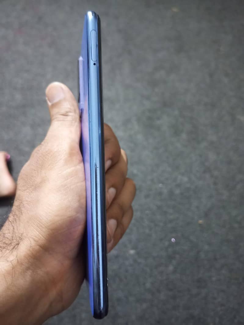 Vivo V21e 4