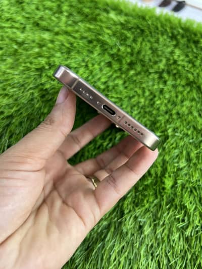 Apple iPhone 16 Pro Max