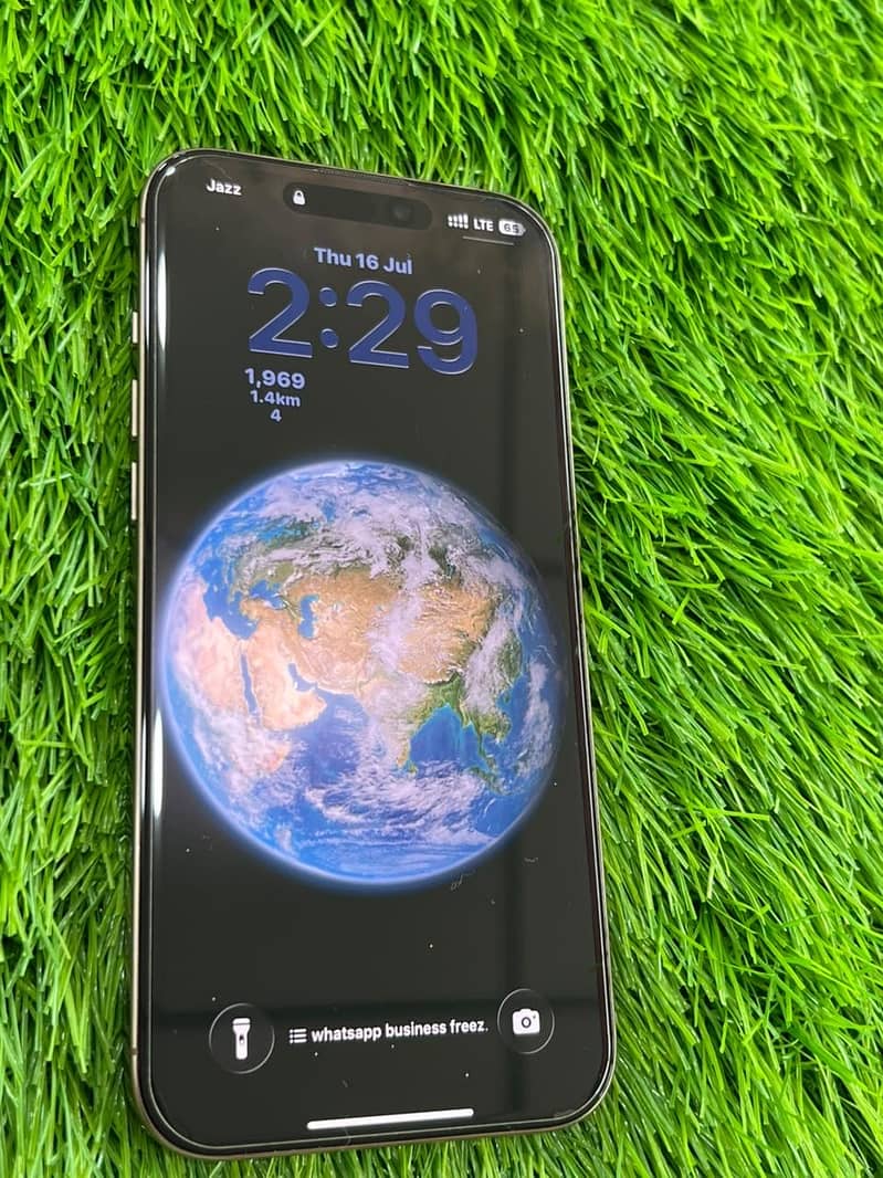 Apple iPhone 16 Pro Max 7