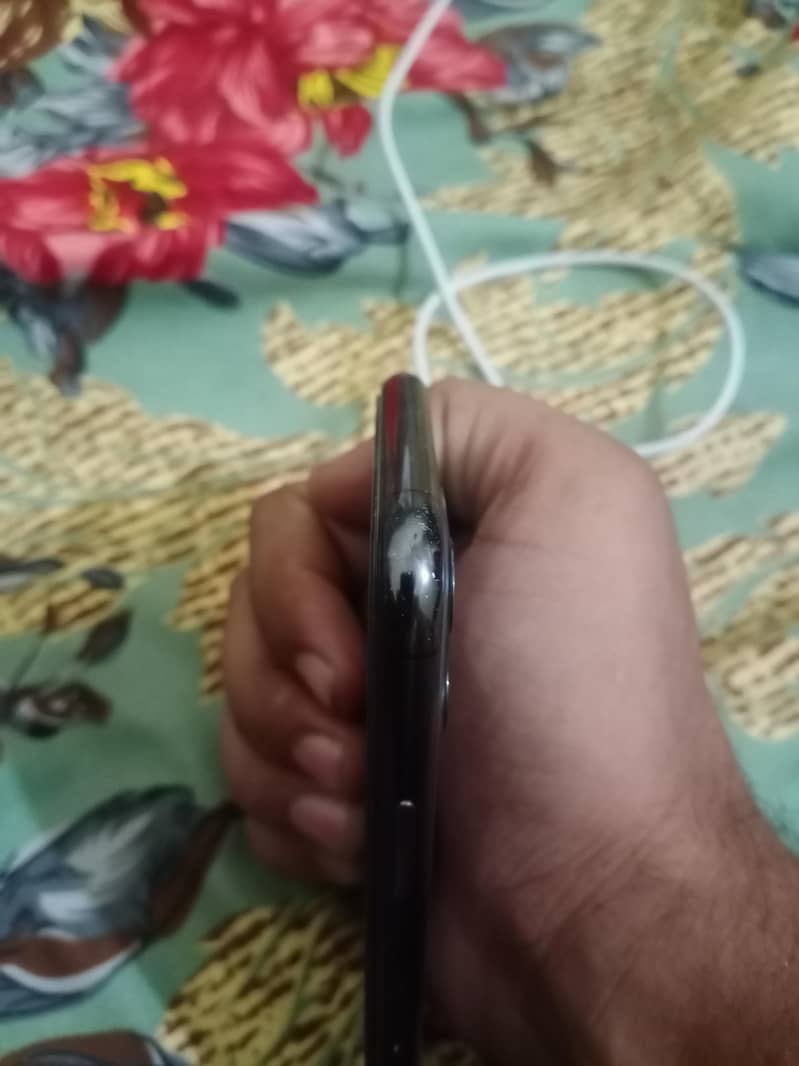 Apple iPhone 11 Pro jv 2