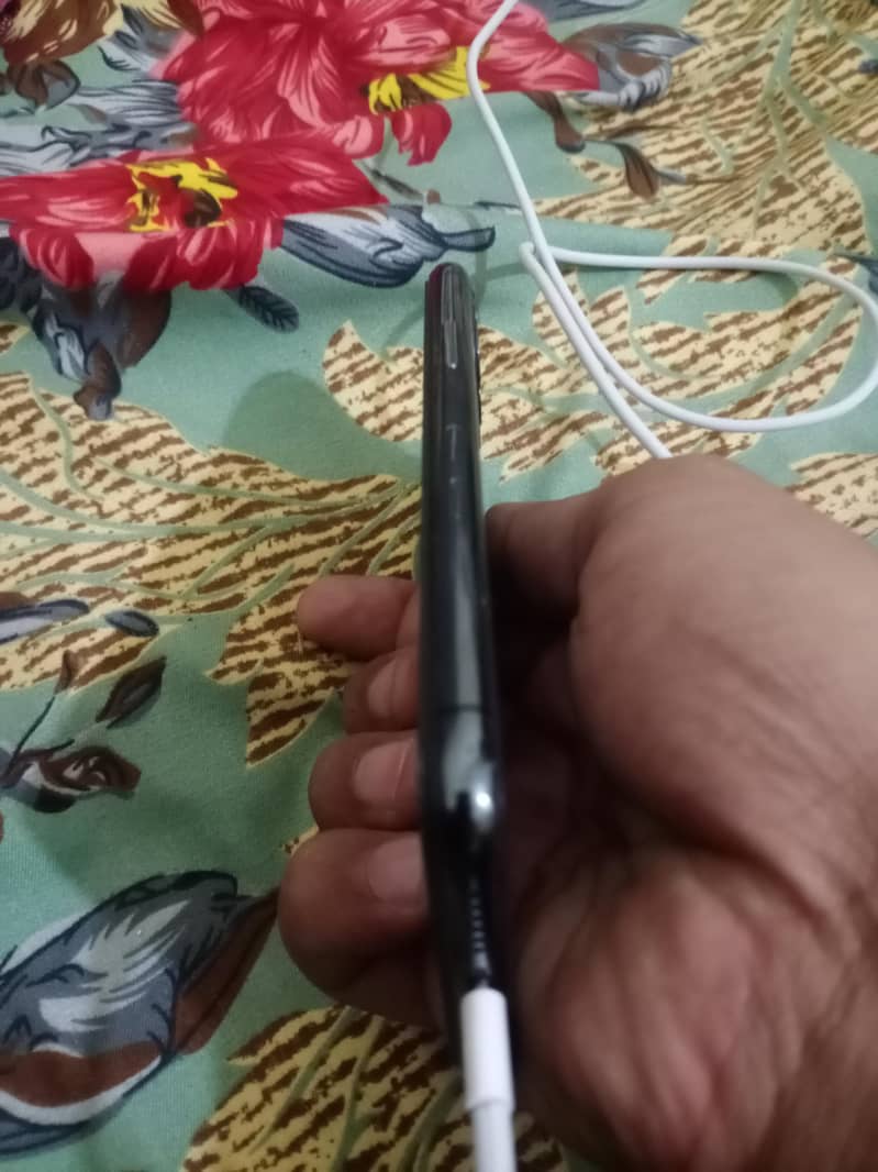 Apple iPhone 11 Pro jv 3