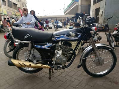 0,3,1,7,2,5,9,8,0,9,2 Urgent sale Honda CG 125 Karachi number for sale