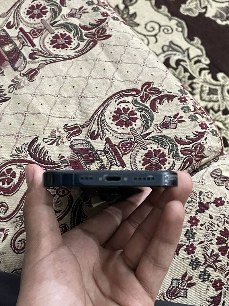 Apple iPhone 14 2