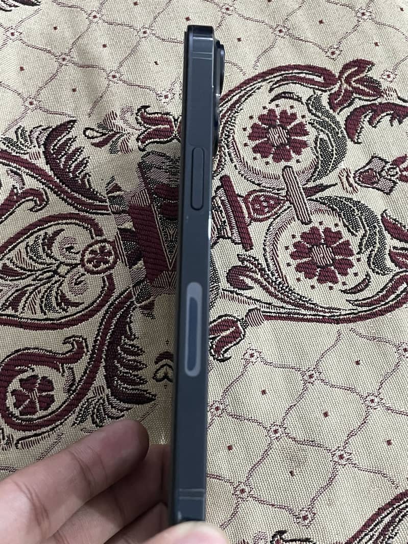 Apple iPhone 14 4