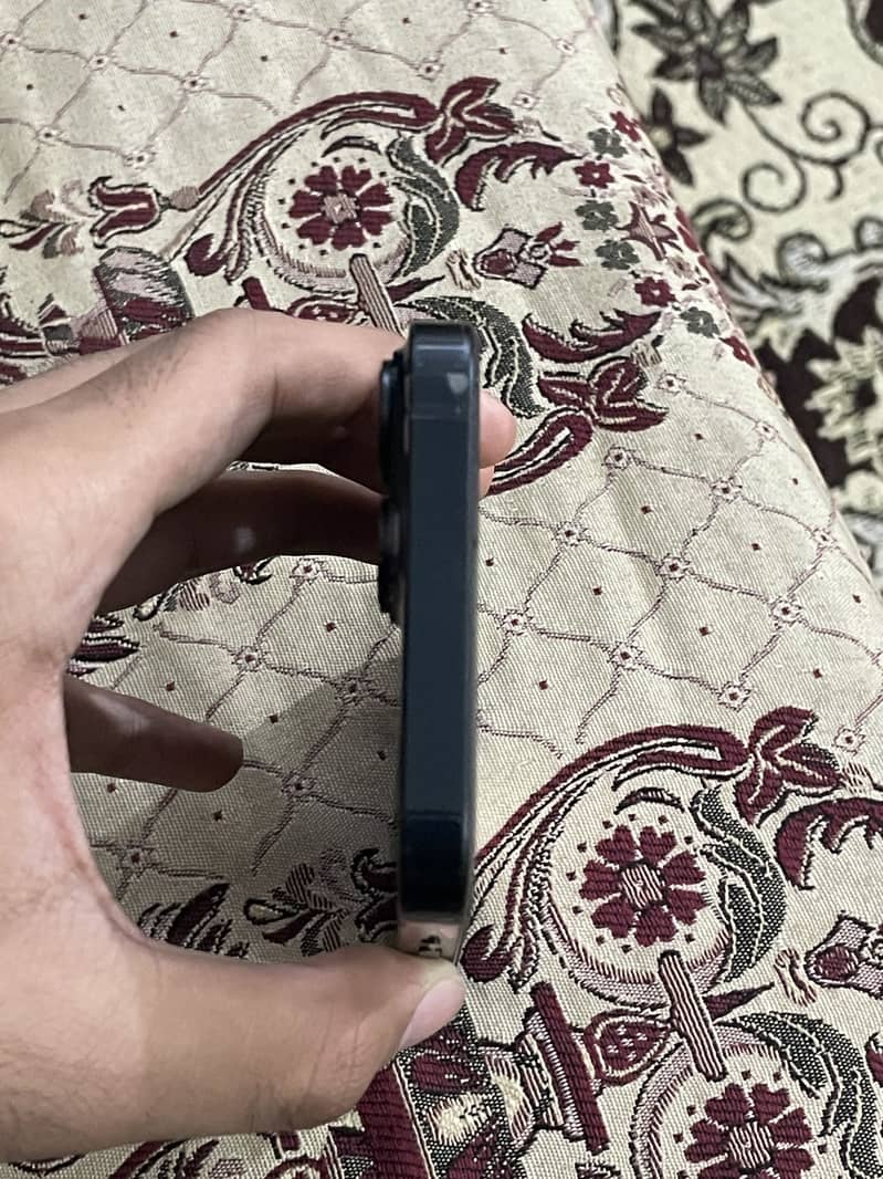 Apple iPhone 14 5
