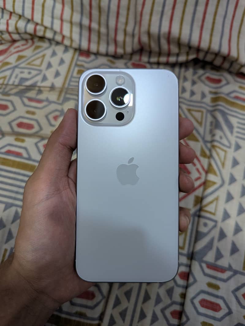 Apple iPhone 15 Pro Max 2