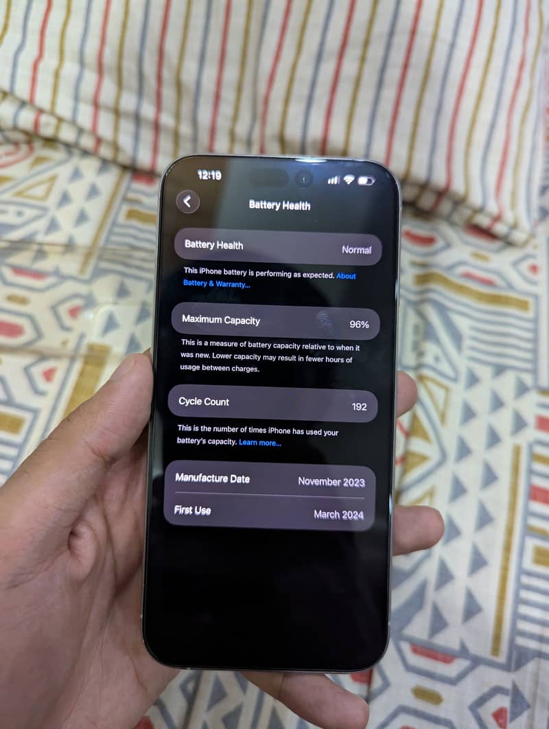 Apple iPhone 15 Pro Max 4
