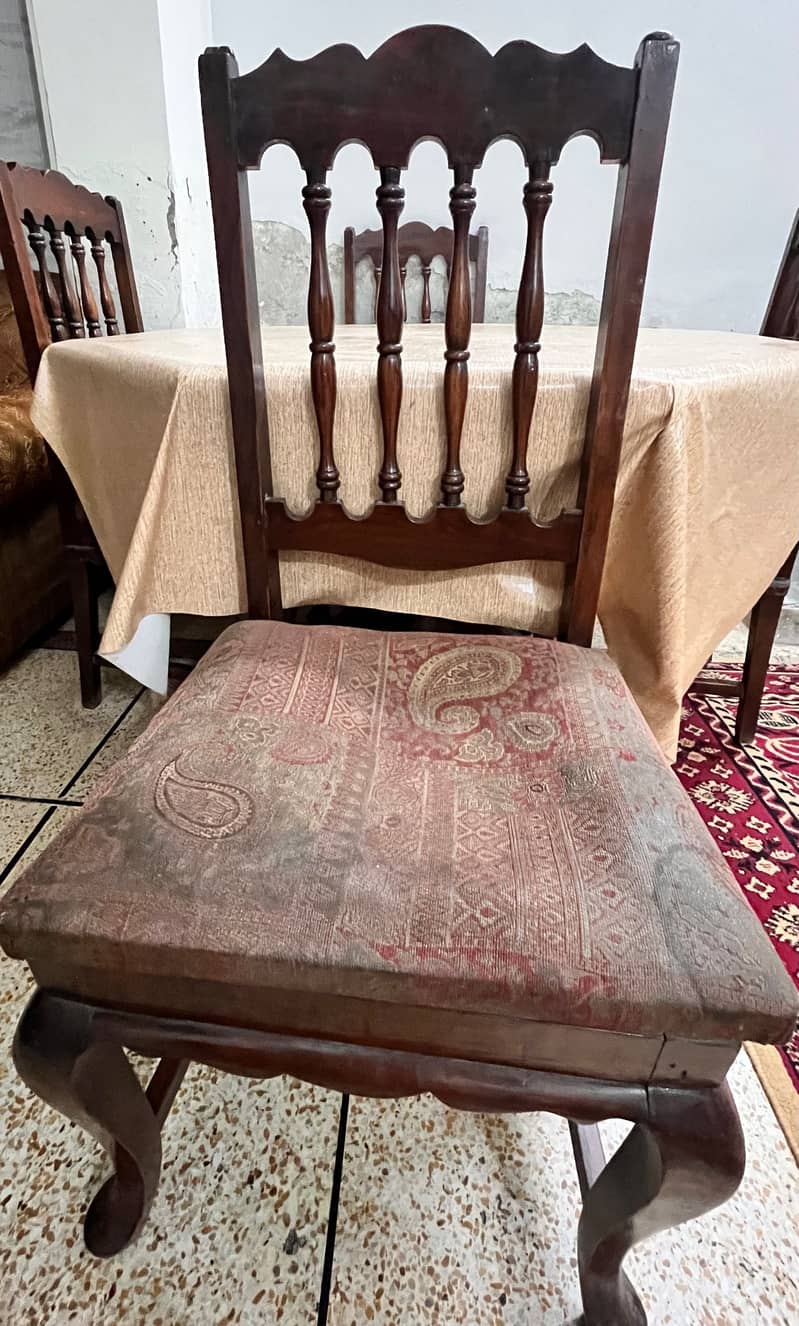 Dining Table with 4 chairs 0