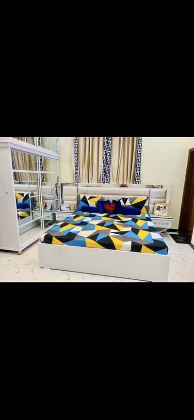 Bedroom Set for Sale – Excellent Condition