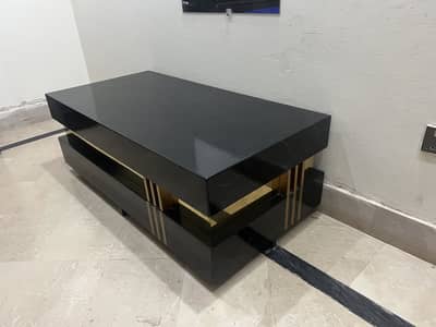 Table in a very good condition