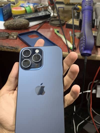 Apple iPhone 15 Pro Max 100 health