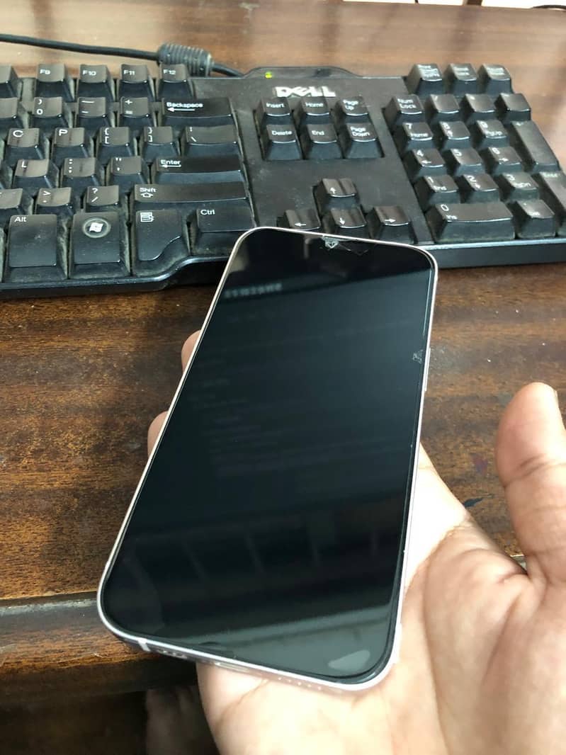 Apple iPhone 13 3