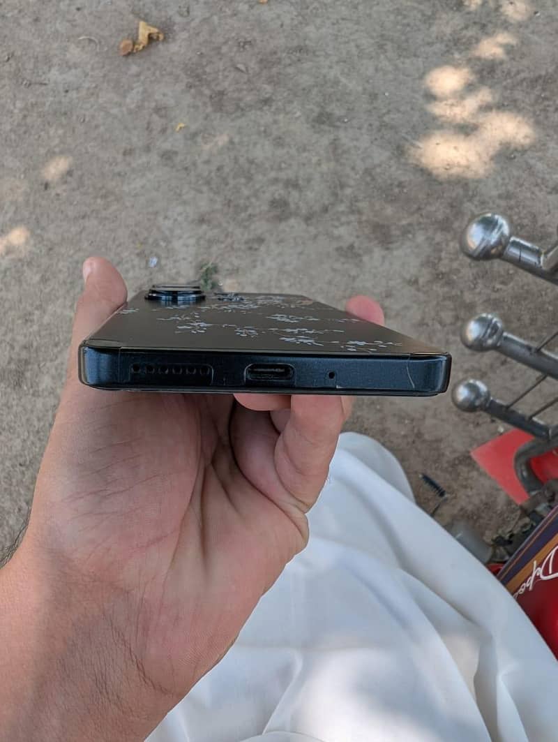Xiaomi Redmi Note 13 Pro 3