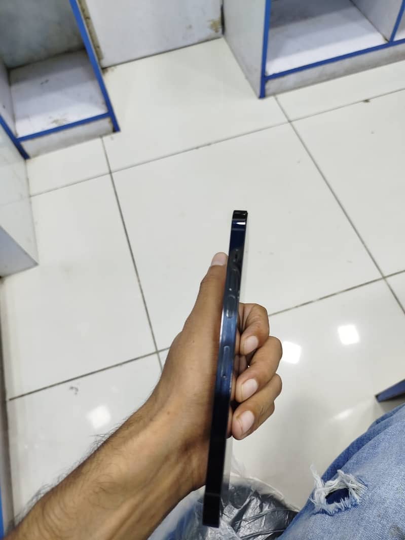 Apple iPhone 14 Pro Max 0