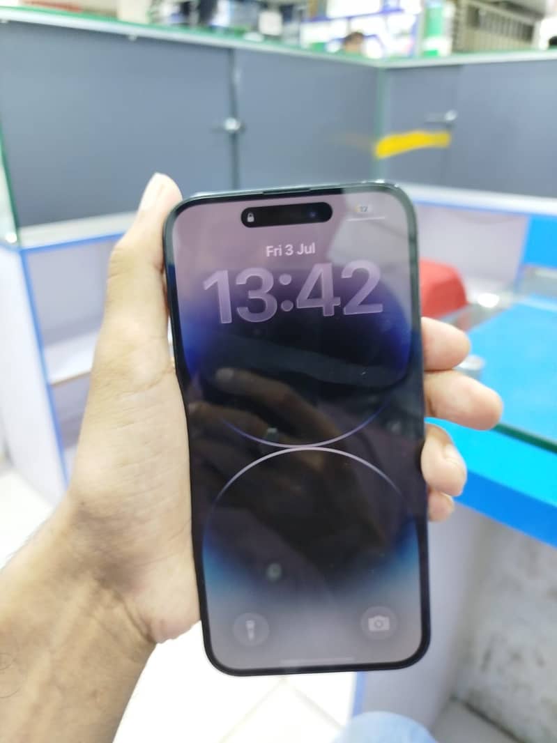 Apple iPhone 14 Pro Max 1