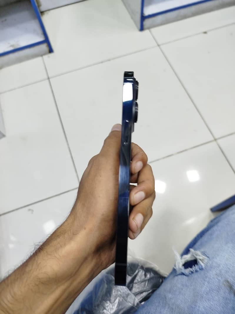 Apple iPhone 14 Pro Max 3