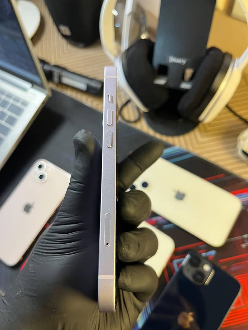 IPhone 14 13