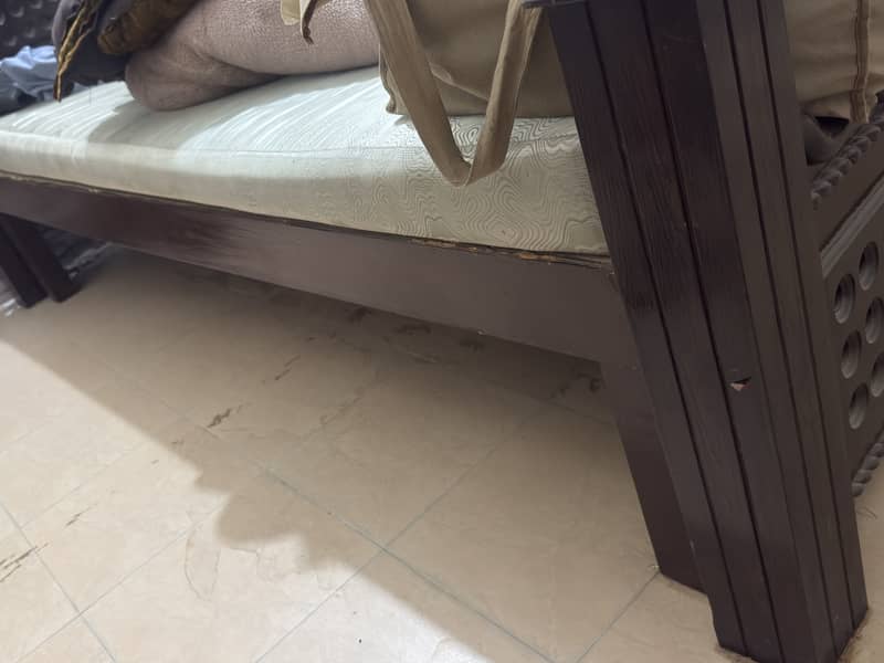 King size bed 3