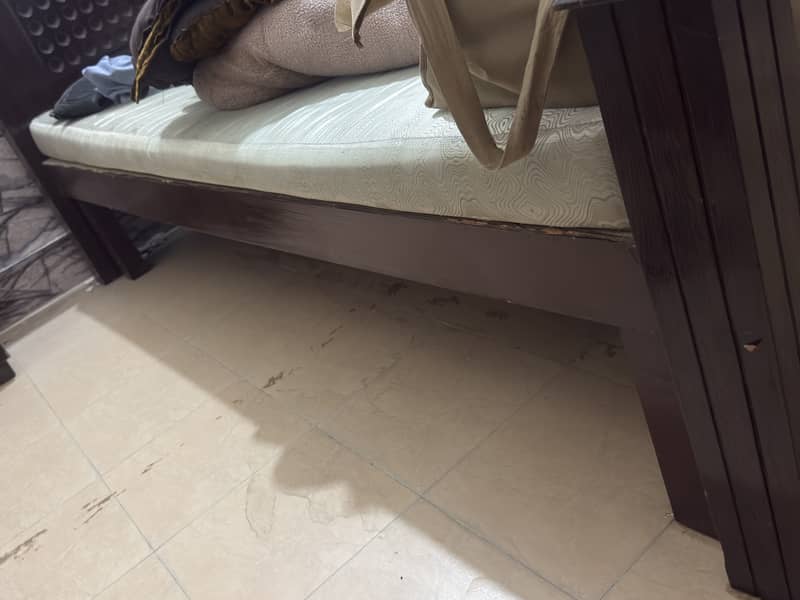 King size bed 4