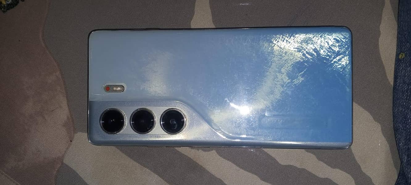 Tecno CAMON 40 Pro 3