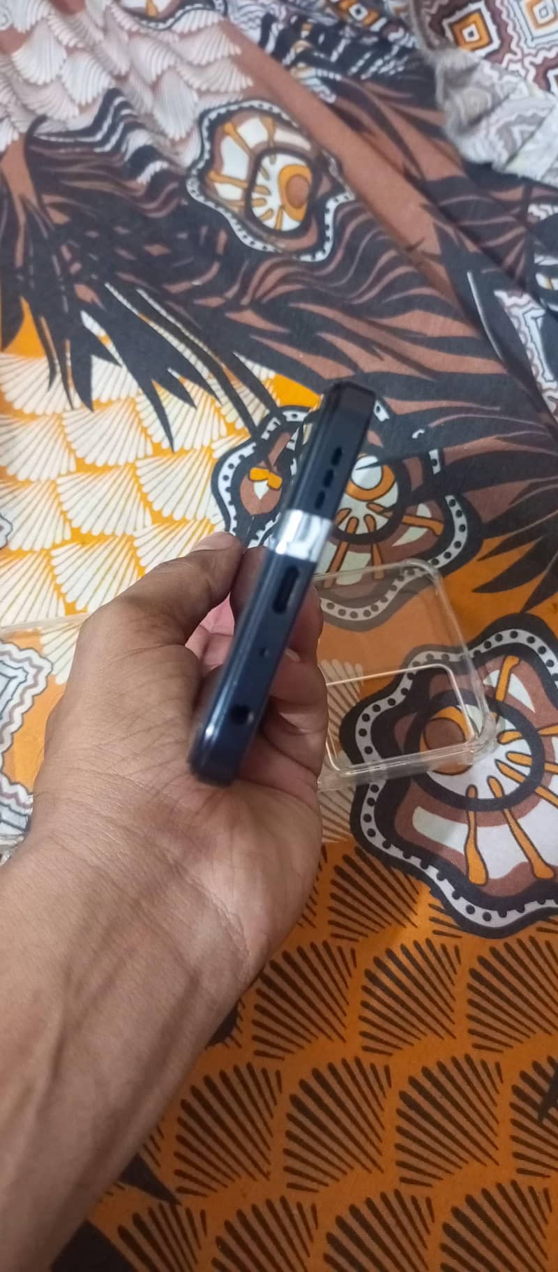 One Plus N300 3