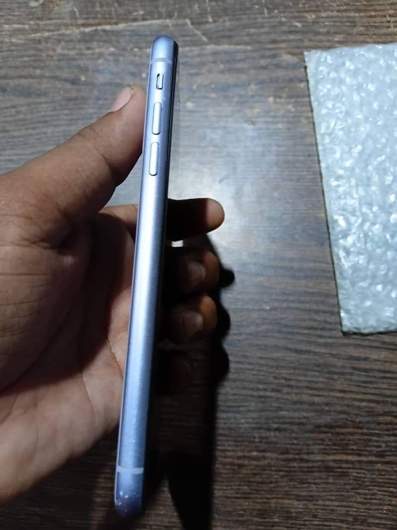 Apple iPhone 11 3