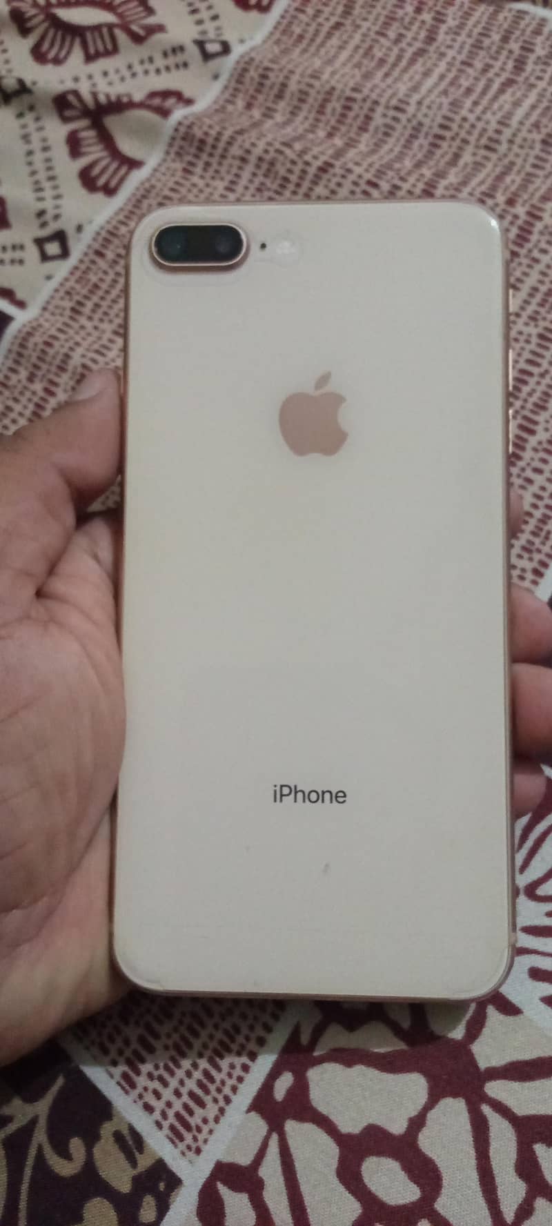 Apple iPhone 8 Plus 1