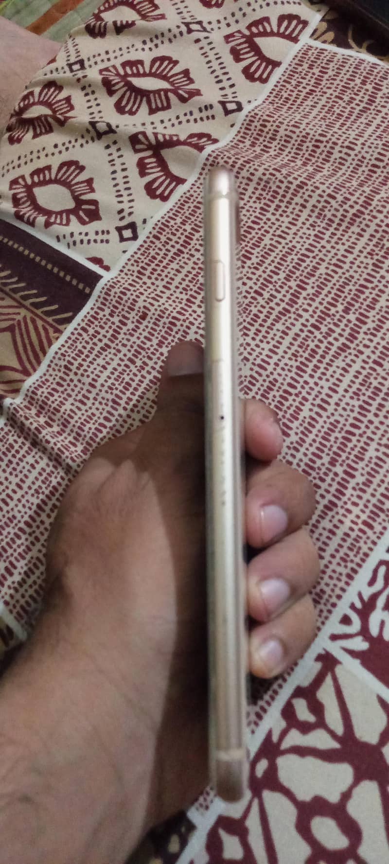 Apple iPhone 8 Plus 3