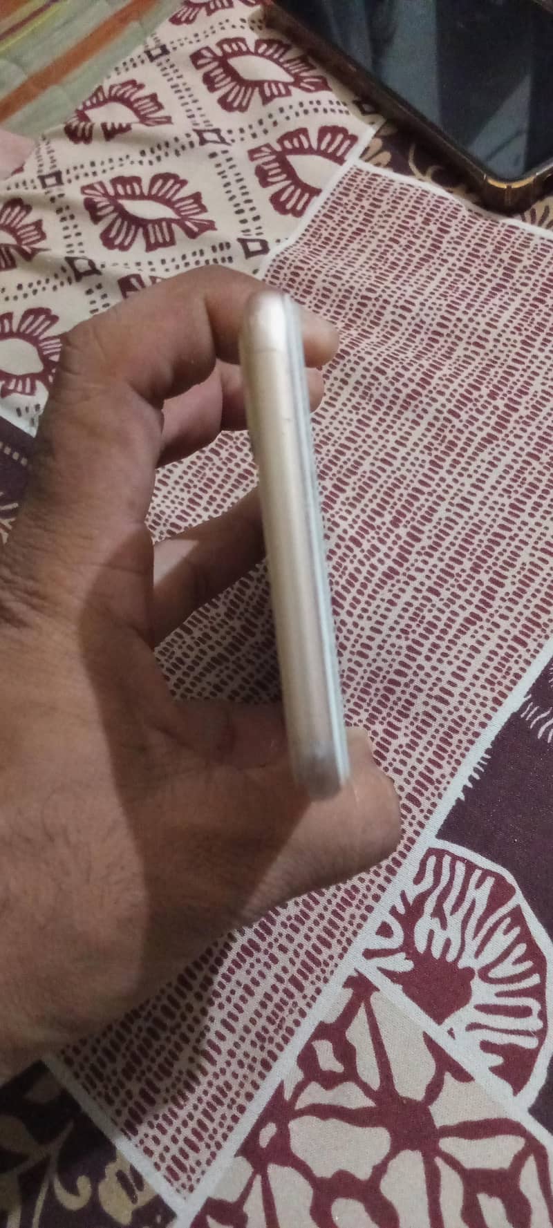 Apple iPhone 8 Plus 5