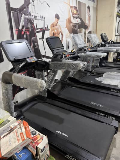 Lifefitness Discovery Commercial Treadmill