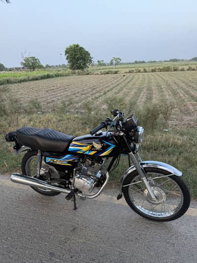 Honda cg 125 2022 modal Red color