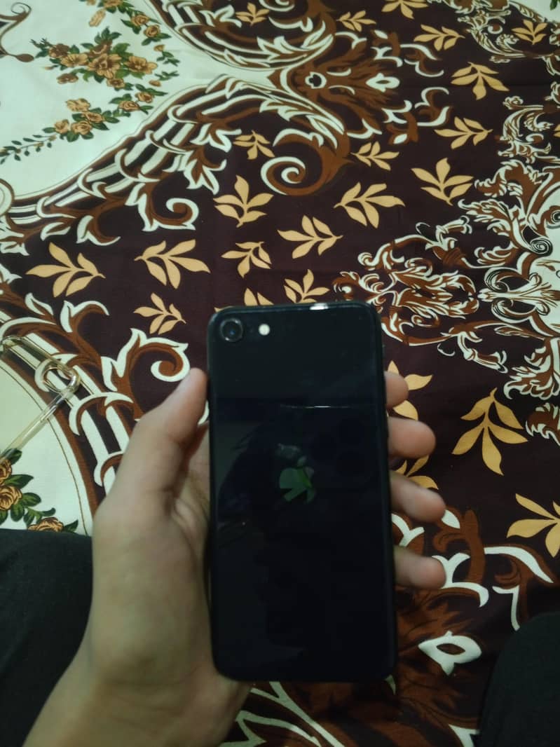 Apple iPhone (SE 3rd generation) 0