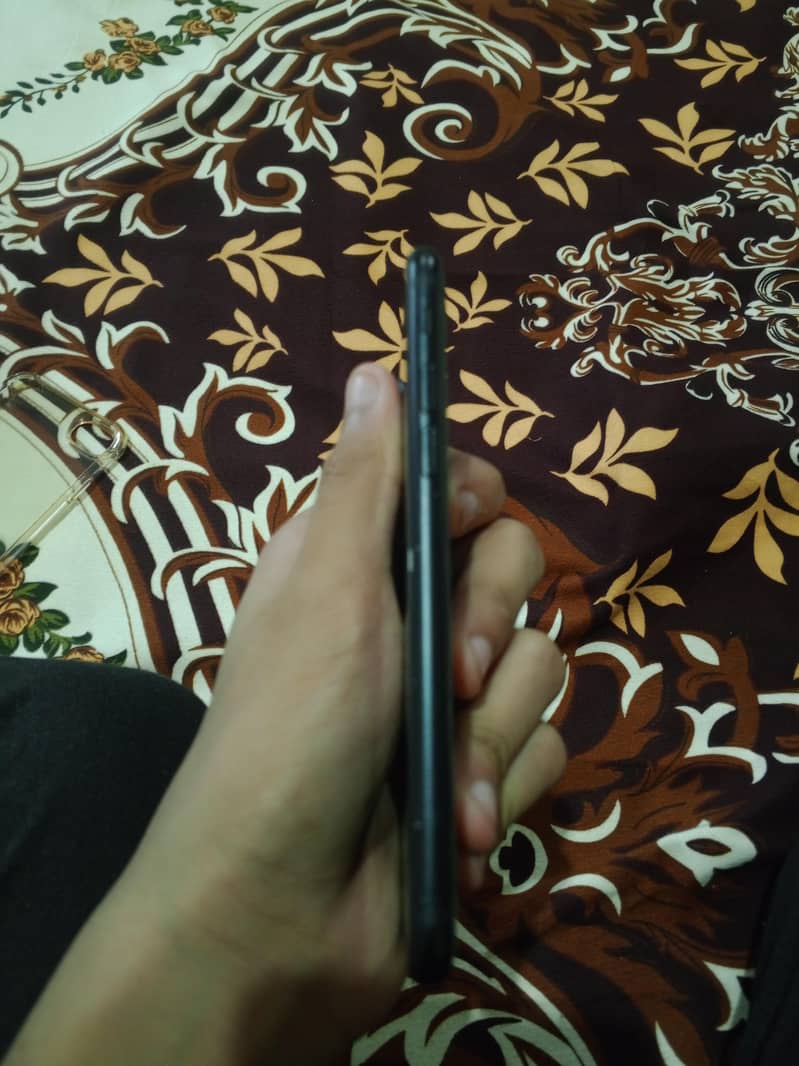 Apple iPhone (SE 3rd generation) 2