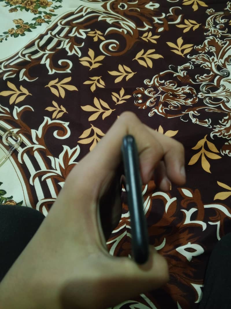 Apple iPhone (SE 3rd generation) 3